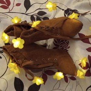 ....MeToo size:11M Beige heels